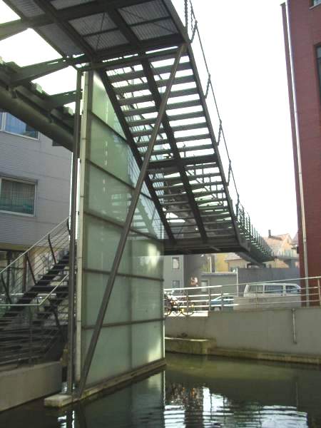 Untersicht Treppe vom See aus
